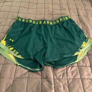 Under Armour Women's Play Up Green Shorts Size XXL